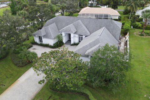 House in Port St. Lucie, Florida 4 bedrooms, 308.06 sq.m. № 2271534