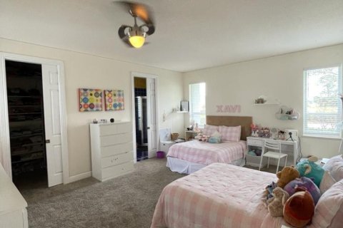Casa en venta en Port St. Lucie, Florida, 4 dormitorios, 308.06 m2 № 2271534 - foto 20