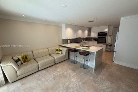 Townhouse in Miami, Florida 4 bedrooms, 171.5 sq.m. № 2052737 - photo 13