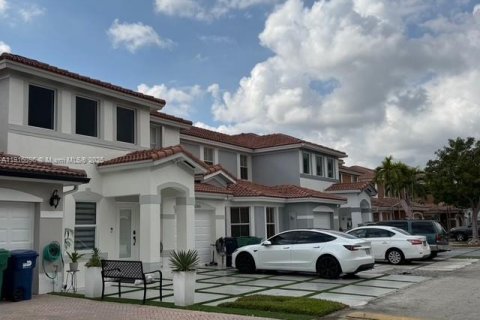 Townhouse in Miami, Florida 4 bedrooms, 171.5 sq.m. № 2052737 - photo 4