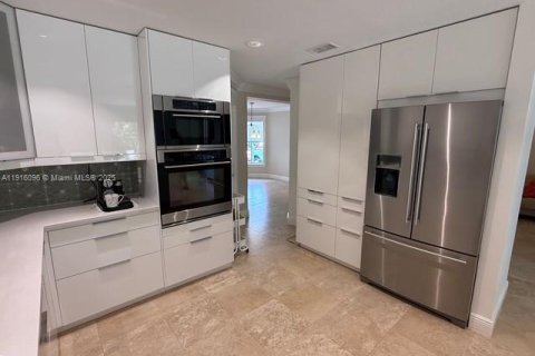 Townhouse in Miami, Florida 4 bedrooms, 171.5 sq.m. № 2052737 - photo 6