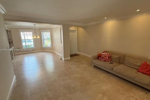 Townhouse in Miami, Florida 4 bedrooms, 171.5 sq.m. № 2052737 - photo 15