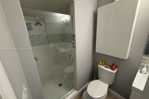 Townhouse in Miami, Florida 4 bedrooms, 171.5 sq.m. № 2052737 - photo 20