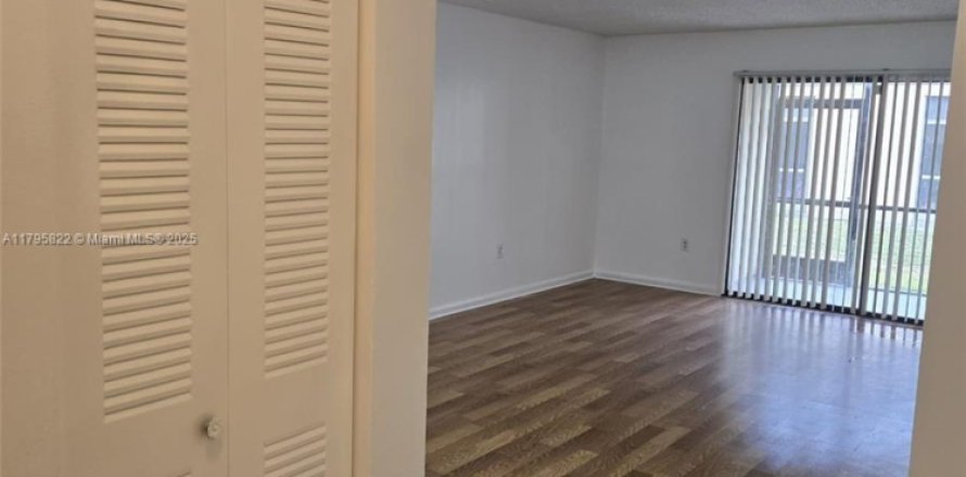 Appartement à Miramar, Floride 2 chambres, 99.41 m2 № 1730673