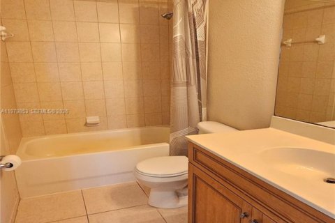 Townhouse in Riviera Beach, Florida 3 bedrooms, 128.11 sq.m. № 2175169 - photo 11
