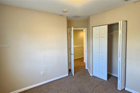 Townhouse in Riviera Beach, Florida 3 bedrooms, 128.11 sq.m. № 2175169 - photo 4