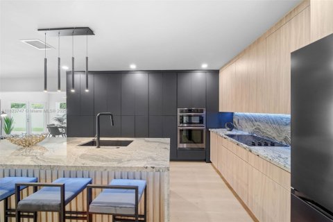 Casa en venta en Biscayne Park, Florida, 4 dormitorios, 265.33 m2 № 1981259 - foto 3