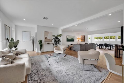 Casa en venta en Biscayne Park, Florida, 4 dormitorios, 265.33 m2 № 1981259 - foto 9