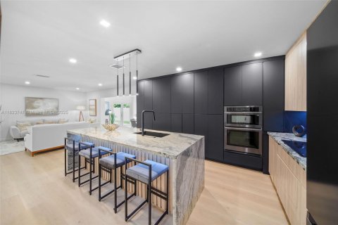 Casa en venta en Biscayne Park, Florida, 4 dormitorios, 265.33 m2 № 1981259 - foto 21