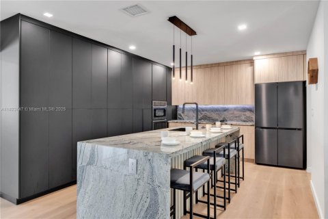 Casa en venta en Biscayne Park, Florida, 4 dormitorios, 265.33 m2 № 1981259 - foto 22