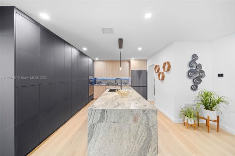 Casa en venta en Biscayne Park, Florida, 4 dormitorios, 265.33 m2 № 1981259 - foto 23