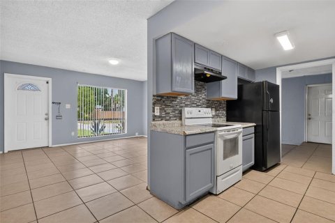 Villa ou maison à vendre à Orlando, Floride: 4 chambres, 131.64 m2 № 2280111 - photo 13