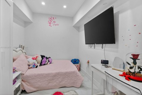 Villa ou maison à vendre à Miami Gardens, Floride: 4 chambres, 186.83 m2 № 2055666 - photo 21