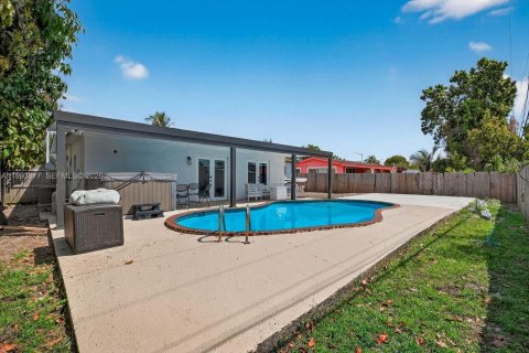 Villa ou maison à vendre à Miami Gardens, Floride: 4 chambres, 186.83 m2 № 2055666 - photo 29