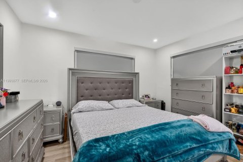 Villa ou maison à vendre à Miami Gardens, Floride: 4 chambres, 186.83 m2 № 2055666 - photo 17