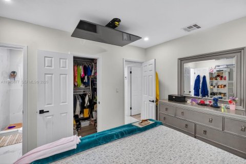 Villa ou maison à vendre à Miami Gardens, Floride: 4 chambres, 186.83 m2 № 2055666 - photo 18