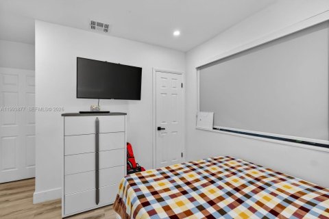 Villa ou maison à vendre à Miami Gardens, Floride: 4 chambres, 186.83 m2 № 2055666 - photo 23