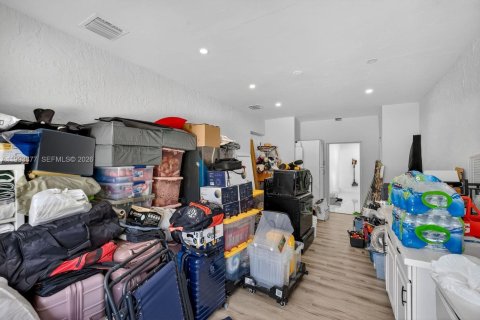 Villa ou maison à vendre à Miami Gardens, Floride: 4 chambres, 186.83 m2 № 2055666 - photo 27