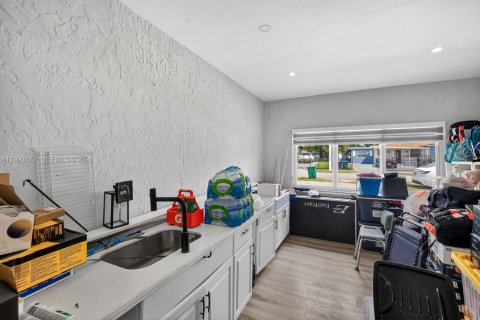 Villa ou maison à vendre à Miami Gardens, Floride: 4 chambres, 186.83 m2 № 2055666 - photo 26