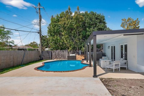 Villa ou maison à vendre à Miami Gardens, Floride: 4 chambres, 186.83 m2 № 2055666 - photo 30