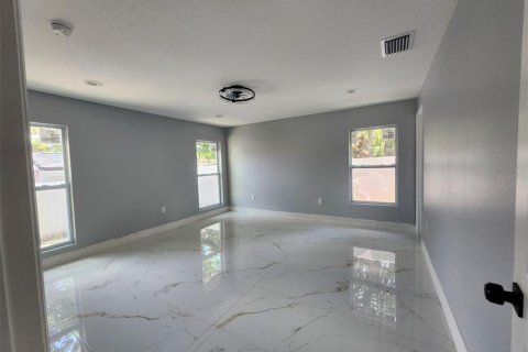Villa ou maison à vendre à Tampa, Floride: 3 chambres, 167.6 m2 № 1827373 - photo 13