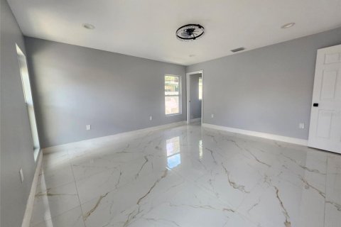 Villa ou maison à vendre à Tampa, Floride: 3 chambres, 167.6 m2 № 1827373 - photo 14