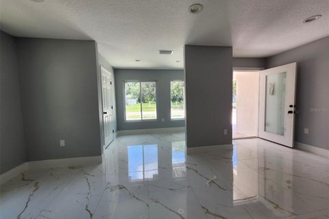 Villa ou maison à vendre à Tampa, Floride: 3 chambres, 167.6 m2 № 1827373 - photo 4