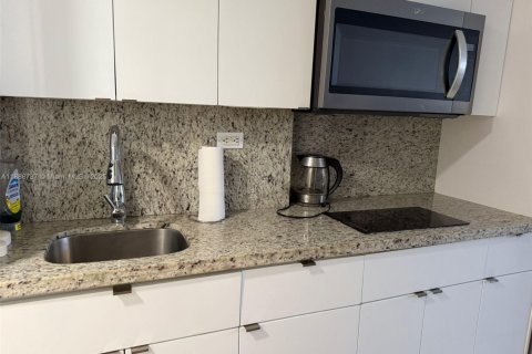 Copropriété à louer à Sunny Isles Beach, Floride: 33.44 m2 № 2021228 - photo 4
