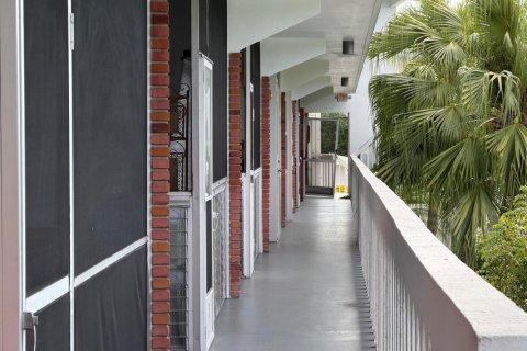 Купить кондоминиум в Халландейл-Бич, Флорида 3 комнаты, 60.39м2, № 2176299 - фото 18