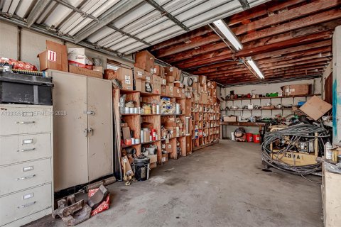 Propiedad comercial en venta en West Park, Florida № 2158396 - foto 19