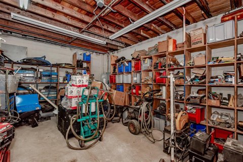 Propiedad comercial en venta en West Park, Florida № 2158396 - foto 12