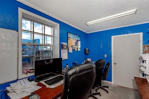 Propiedad comercial en venta en West Park, Florida № 2158396 - foto 7