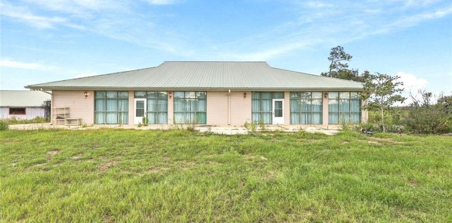 Villa ou maison à Bronson, Floride 5 chambres, 445.93 m2 № 2388552