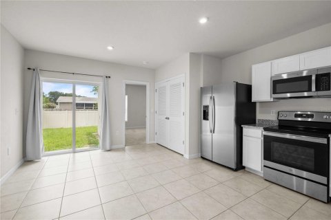 Villa ou maison à vendre à Zephyrhills, Floride: 3 chambres, 123.84 m2 № 2211384 - photo 4