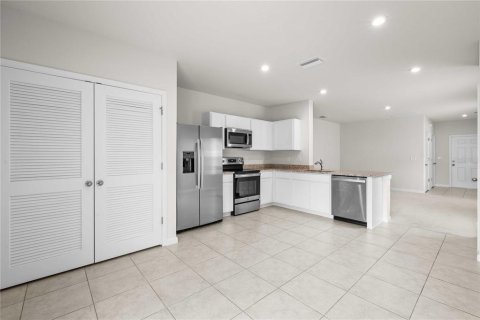 Villa ou maison à vendre à Zephyrhills, Floride: 3 chambres, 123.84 m2 № 2211384 - photo 8