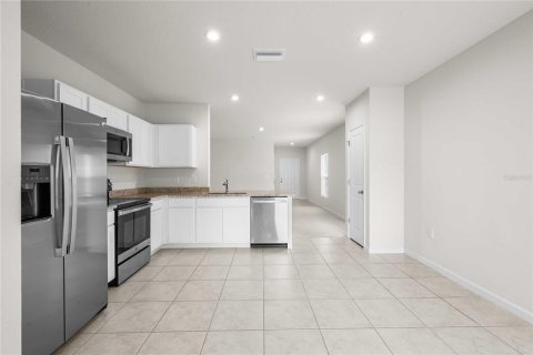Villa ou maison à vendre à Zephyrhills, Floride: 3 chambres, 123.84 m2 № 2211384 - photo 7