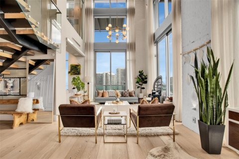 Condo in Miami, Florida, 3 bedrooms  № 2060933 - photo 4