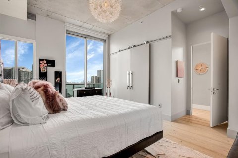 Condo in Miami, Florida, 3 bedrooms  № 2060933 - photo 14