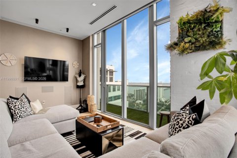 Condo in Miami, Florida, 3 bedrooms  № 2060933 - photo 8