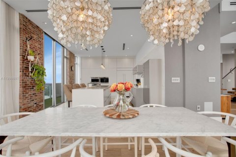 Condo in Miami, Florida, 3 bedrooms  № 2060933 - photo 24