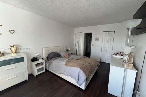 Copropriété à vendre à North Miami, Floride: 2 chambres, 97.55 m2 № 1988799 - photo 10
