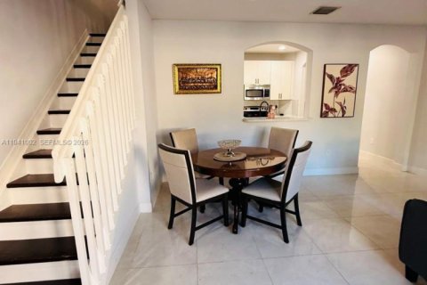 Touwnhouse à vendre à Homestead, Floride: 4 chambres, 143.44 m2 № 2059786 - photo 14