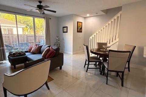 Touwnhouse à vendre à Homestead, Floride: 4 chambres, 143.44 m2 № 2059786 - photo 3