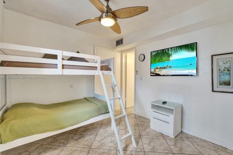 Copropriété à louer à Sunny Isles Beach, Floride: 2 chambres, 81.48 m2 № 2041499 - photo 19