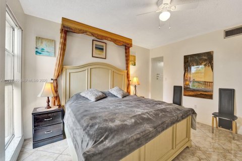 Copropriété à louer à Sunny Isles Beach, Floride: 2 chambres, 81.48 m2 № 2041499 - photo 21