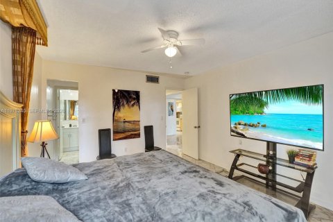 Copropriété à louer à Sunny Isles Beach, Floride: 2 chambres, 81.48 m2 № 2041499 - photo 22