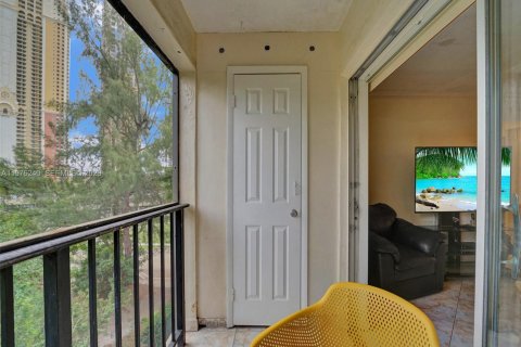 Copropriété à louer à Sunny Isles Beach, Floride: 2 chambres, 81.48 m2 № 2041499 - photo 26