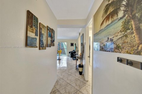 Copropriété à louer à Sunny Isles Beach, Floride: 2 chambres, 81.48 m2 № 2041499 - photo 5