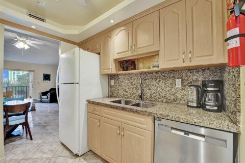 Copropriété à louer à Sunny Isles Beach, Floride: 2 chambres, 81.48 m2 № 2041499 - photo 12