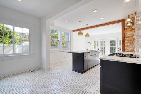 Casa en venta en Saint Petersburg, Florida, 4 dormitorios, 240.99 m2 № 1907826 - foto 8